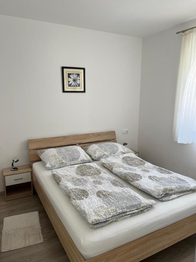 Apartment Sunrise With Private Parking Pula Exterior photo